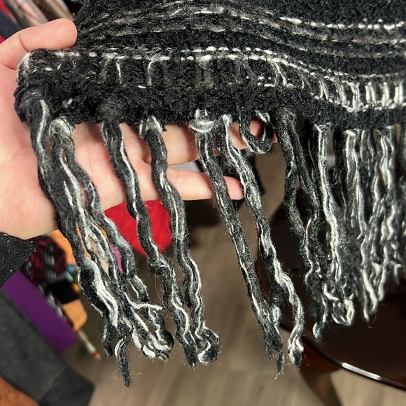 REITMANS Fuzzy Black Knit Sweater Oversize Small Cable Knit Pullover Tied Hem - Picture 6 of 9